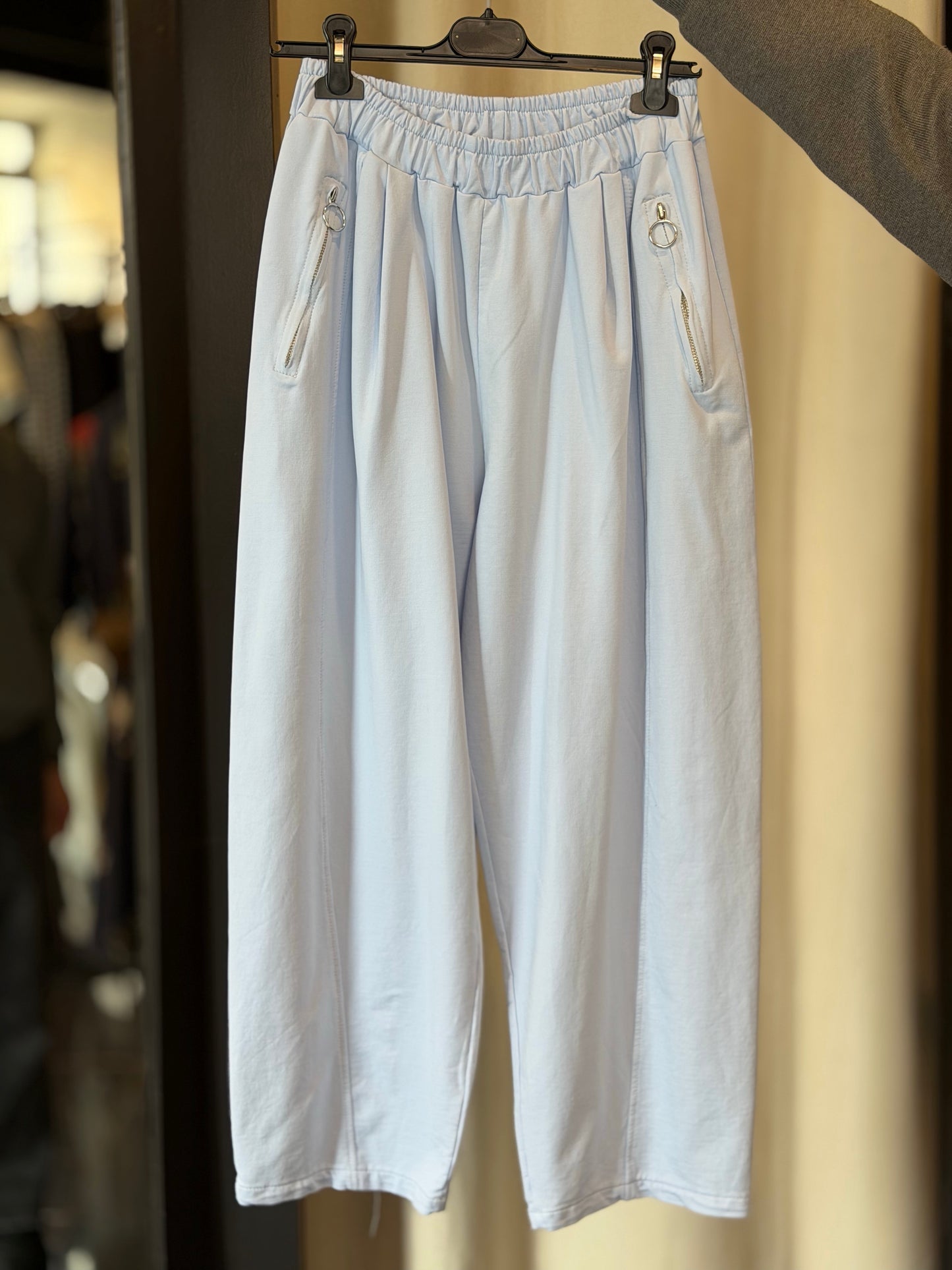 Pantalone tuta azzurro in taglia unica 2566