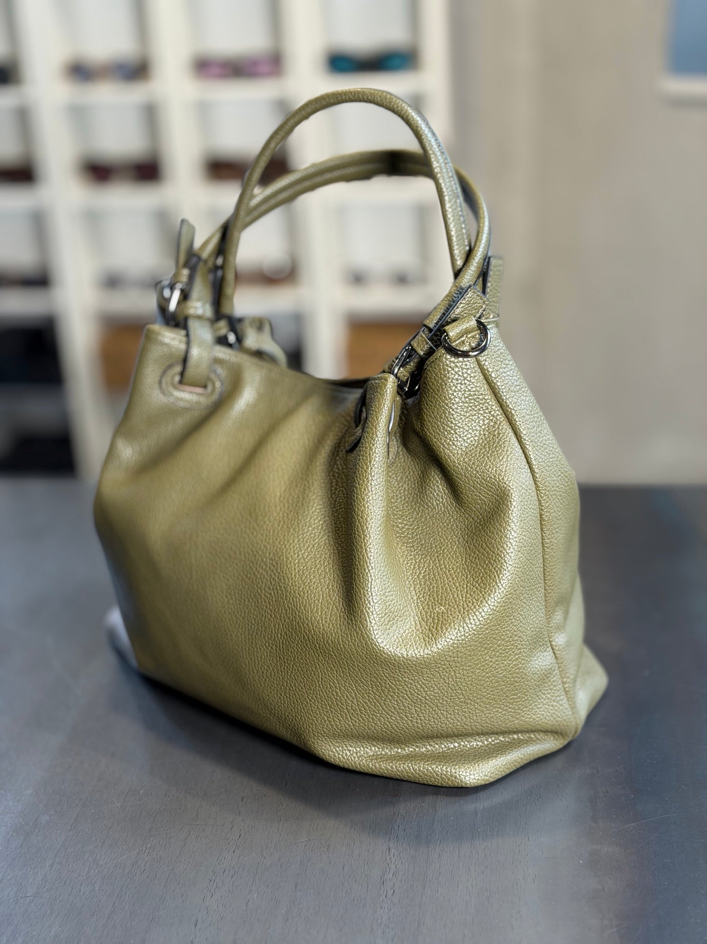 Borsa verde militare a mano con tracolla all’interno 2215