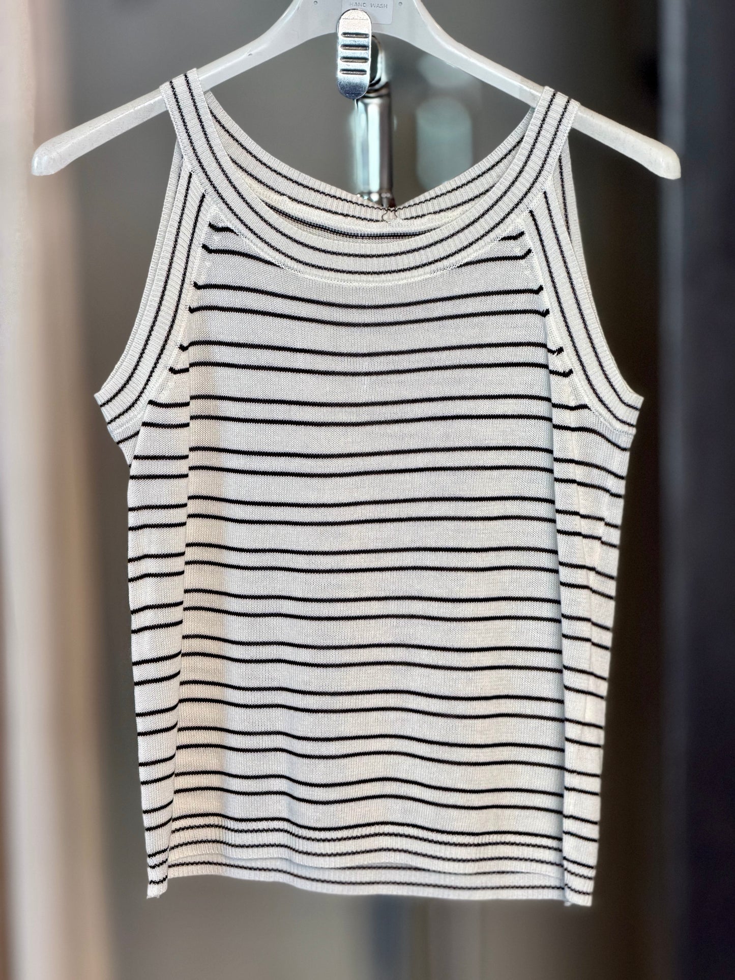 Top bianco a righe nere scollo all’americana in taglia unica 2409