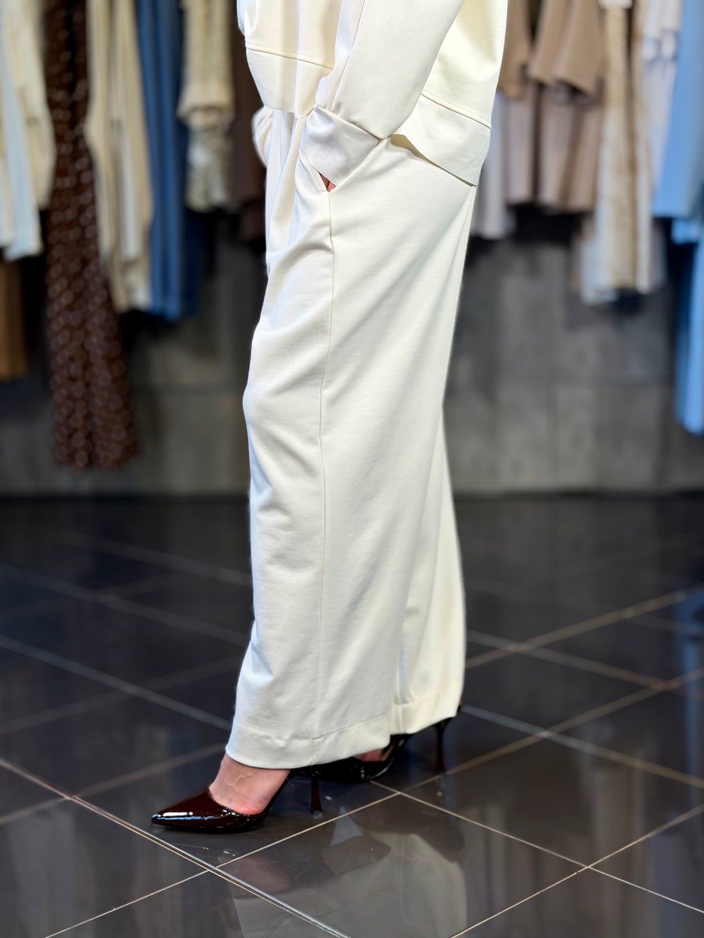 Pantalone tuta panna con elastico in vita in taglia unica 2036