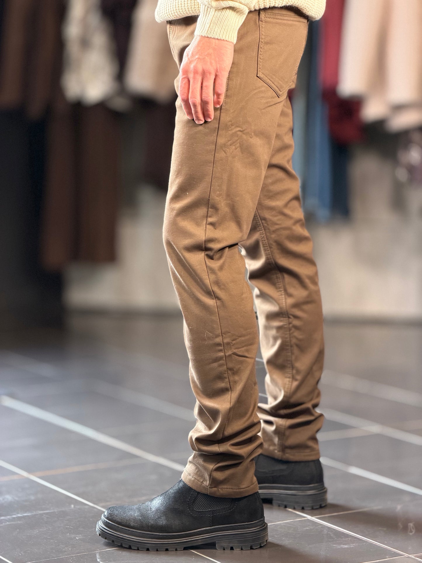 Pantalone Slim marrone 2574