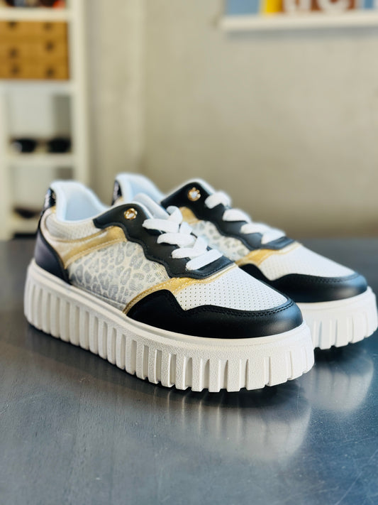 Sneakers nera con inserti oro e bianchi con platform 2075