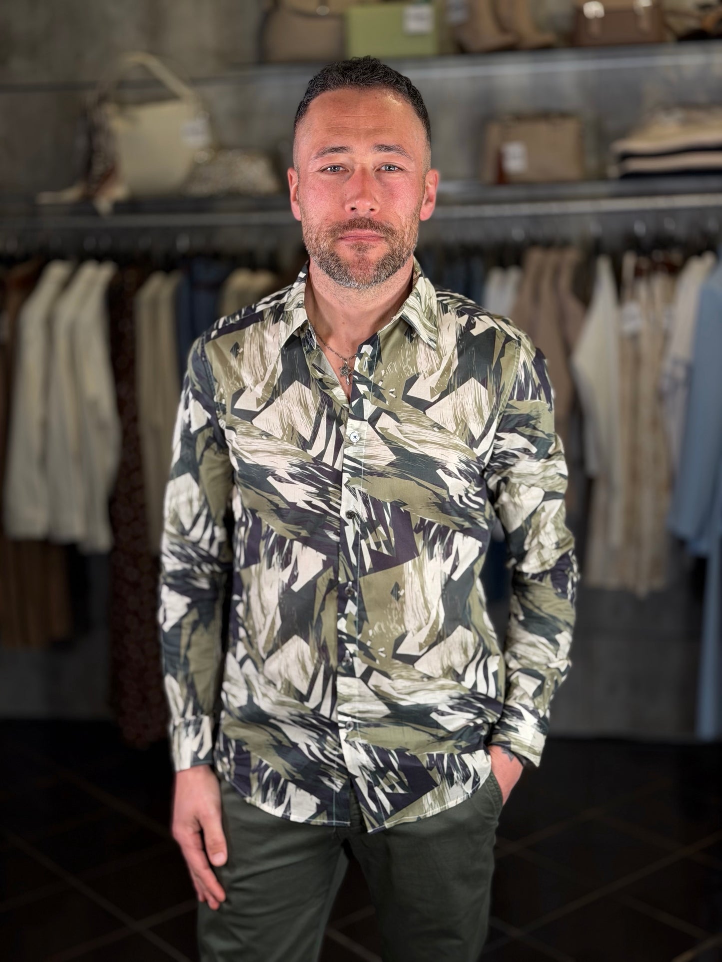 Camicia in fantasia verde militare 2133