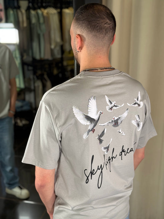 T-shirt grigia con scritta ricamata e stampa sul retro 397