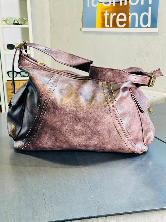 Borsa in similpelle marrone con effetto invecchiato e tracolla all’interno 2373