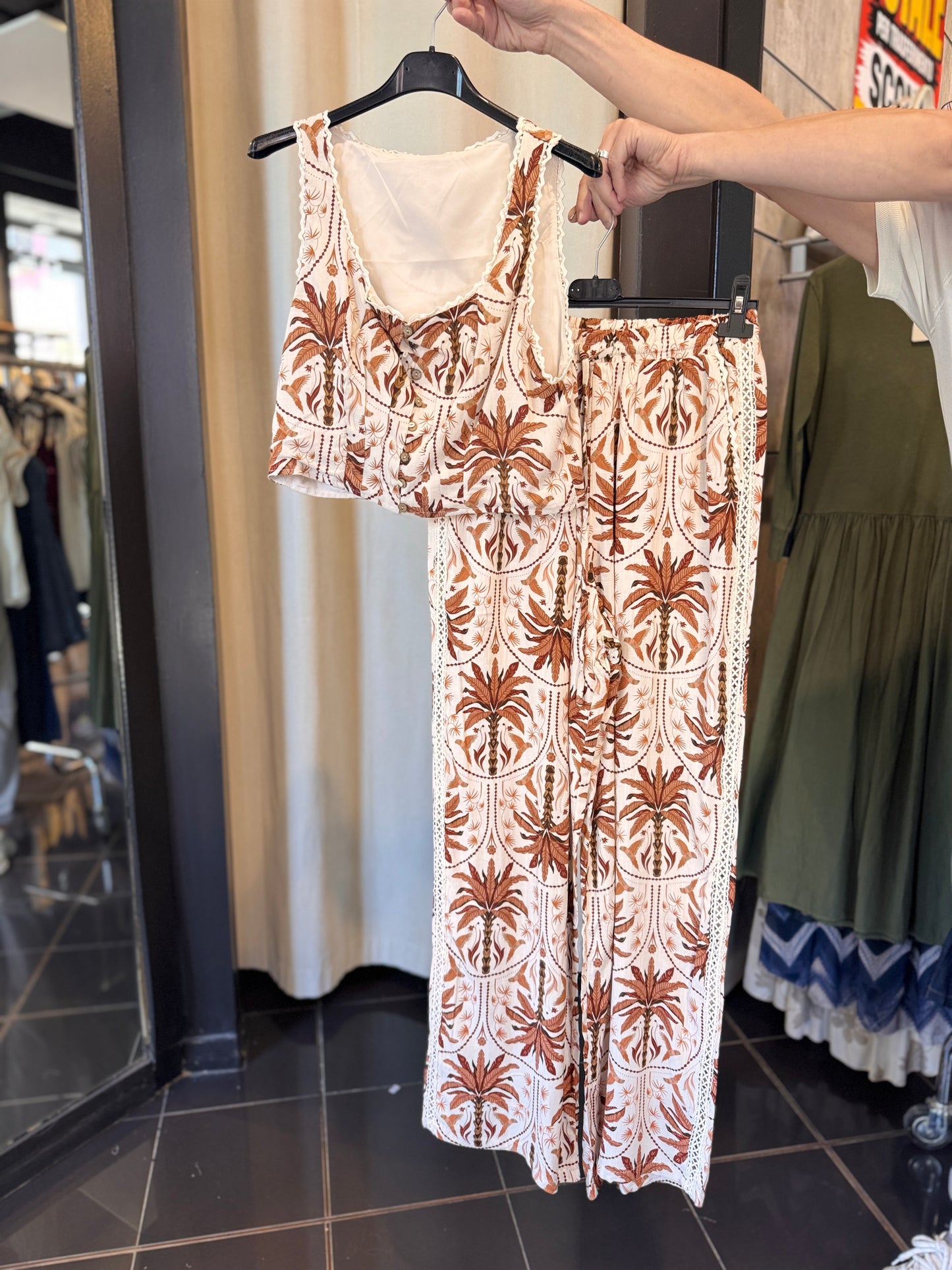 Completo (top + pantalone) in taglia unica 2782