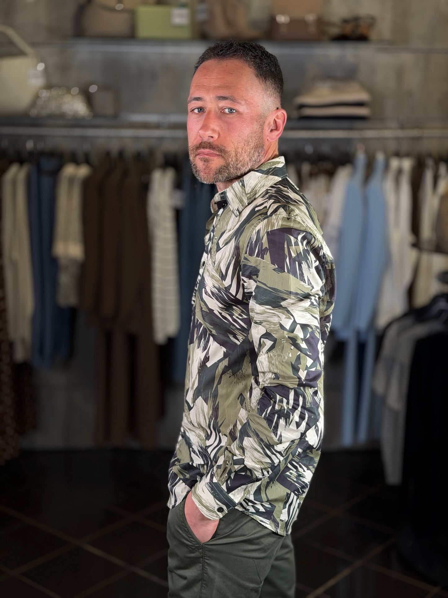 Camicia in fantasia verde militare 2133