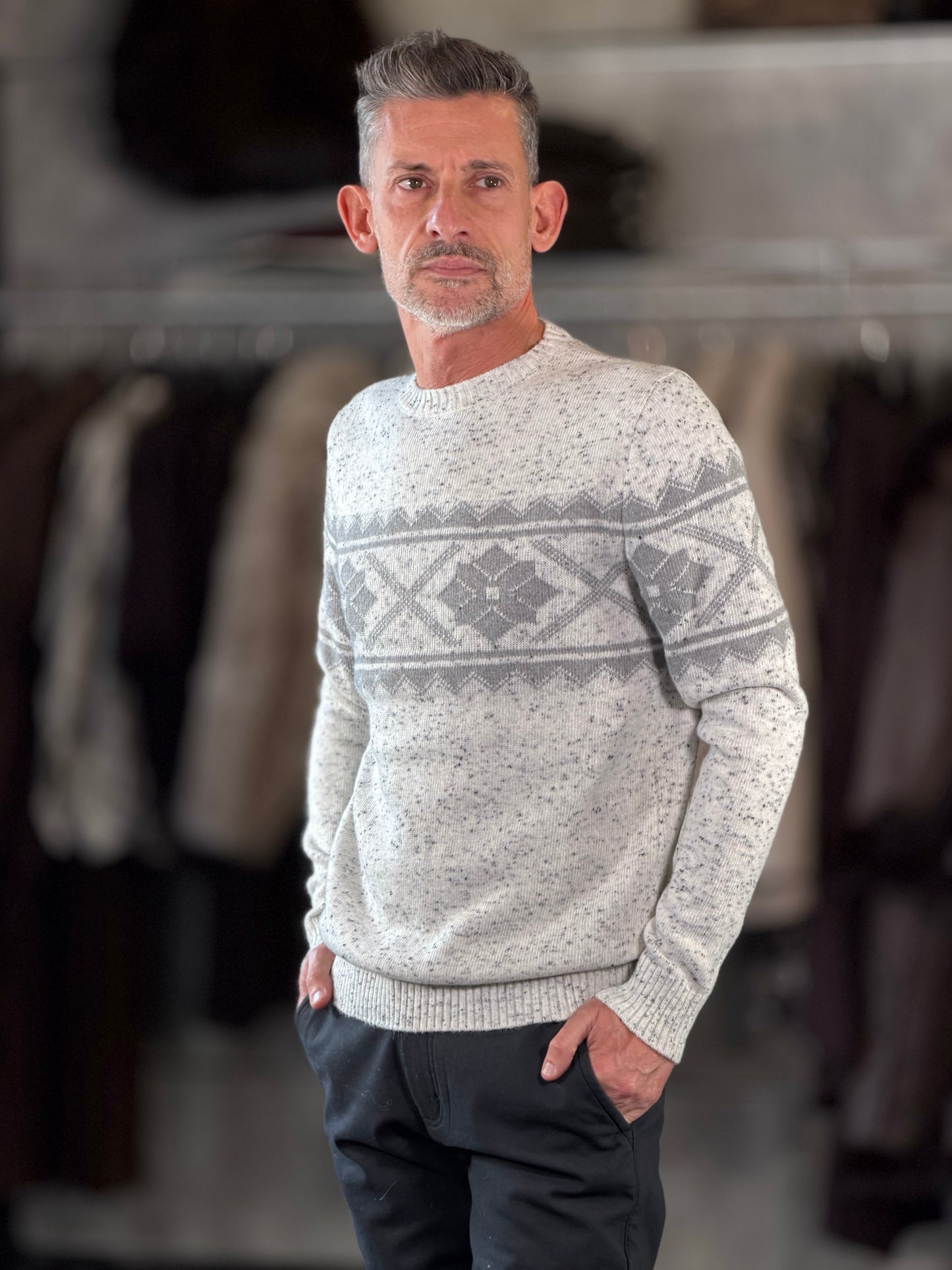 Maglione bianco con greche grigie 2565