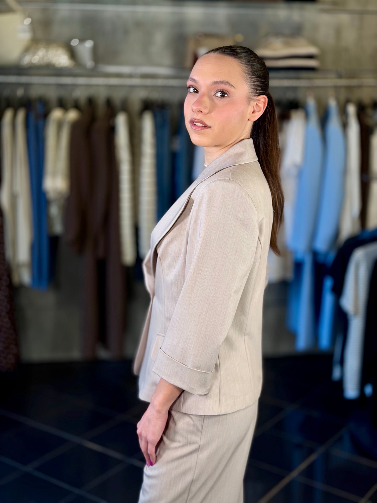 Tailleur beige (giacca + pantalone) 2180