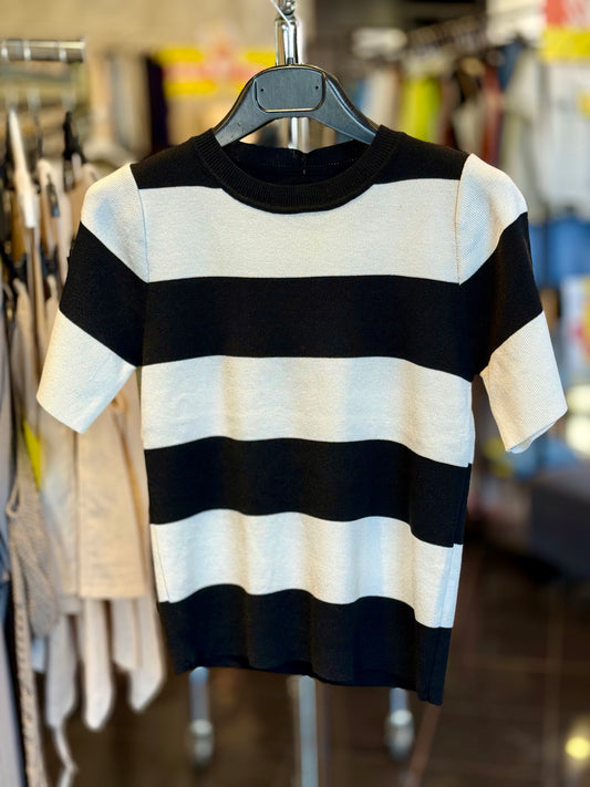 T-shirt in maglina a righe nere in taglia unica