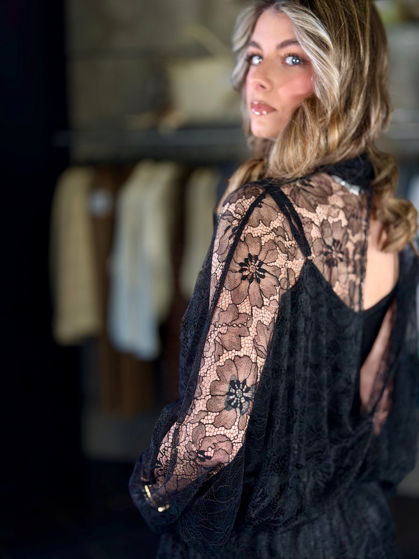 Abito in pizzo con sottoveste a pantaloncino in taglia unica 2038