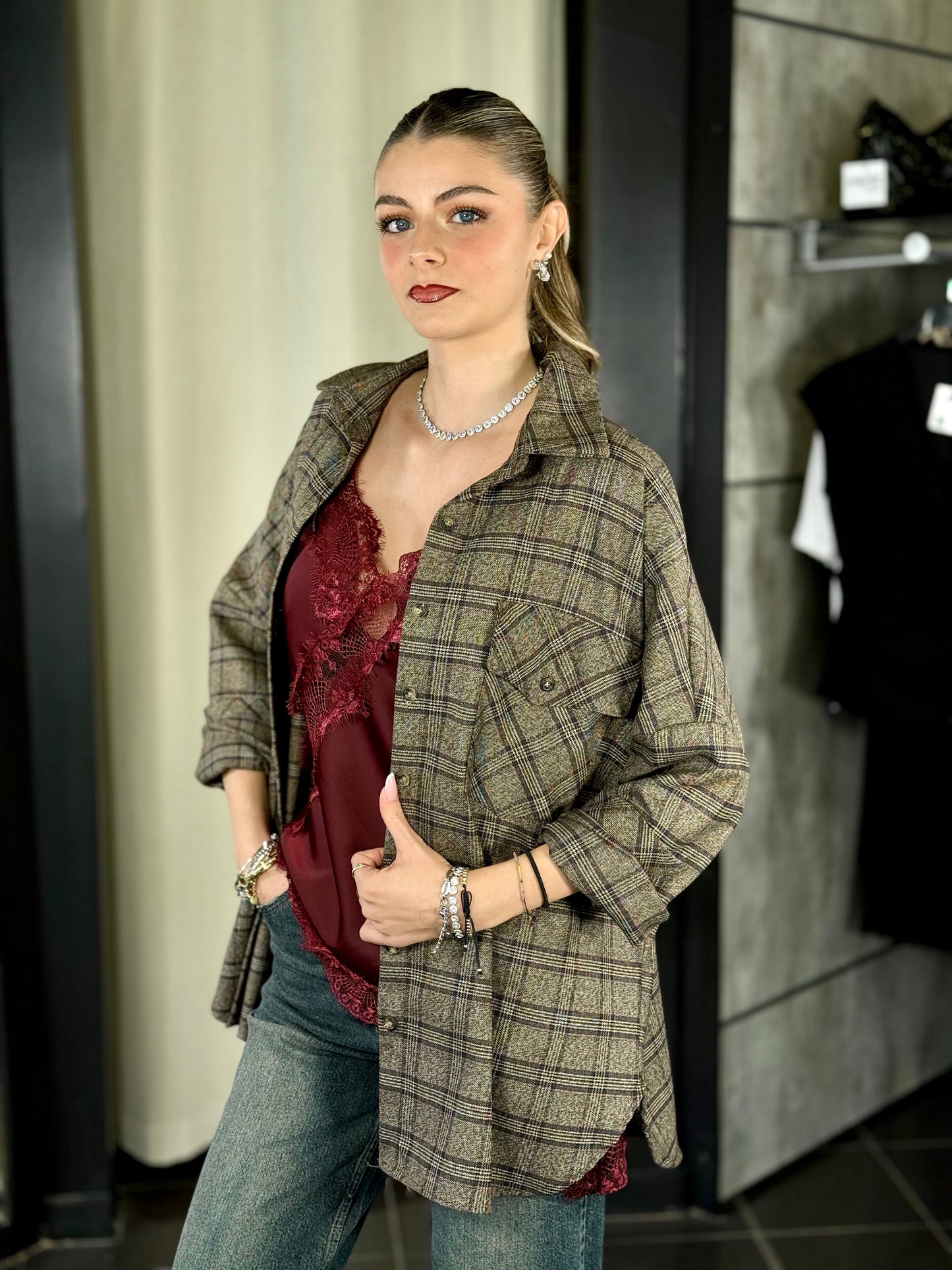 Camicia scozzese marrone aoversize in taglia unica 2001