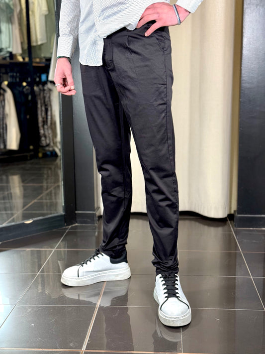 Pantalone Slim nero 122