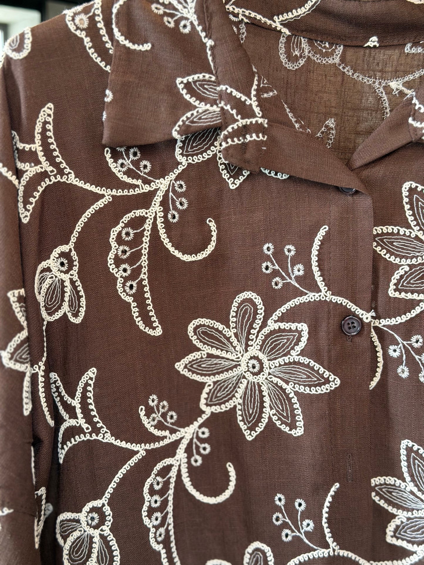 Camicia marrone ricamo sabbia in taglia unica 2527