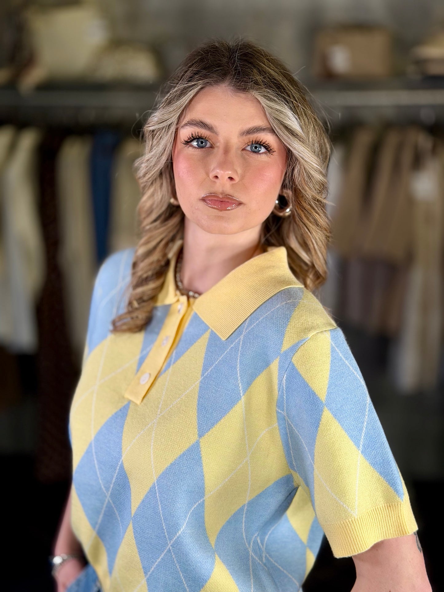 Polo in maglia gialla e azzurra in taglia unica 2048