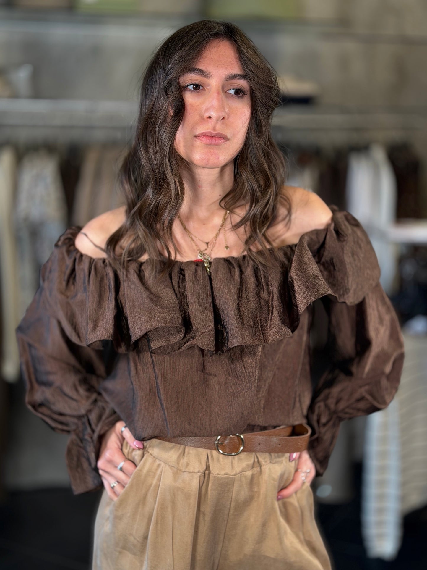 Blusa scollo a barca marrone in taglia unica 2242