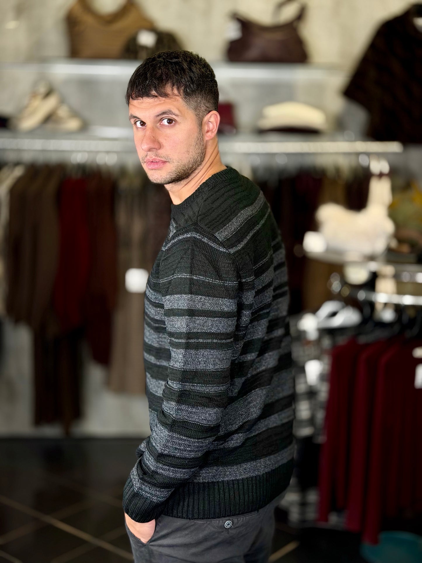 Maglione grigio con righe nere 2339