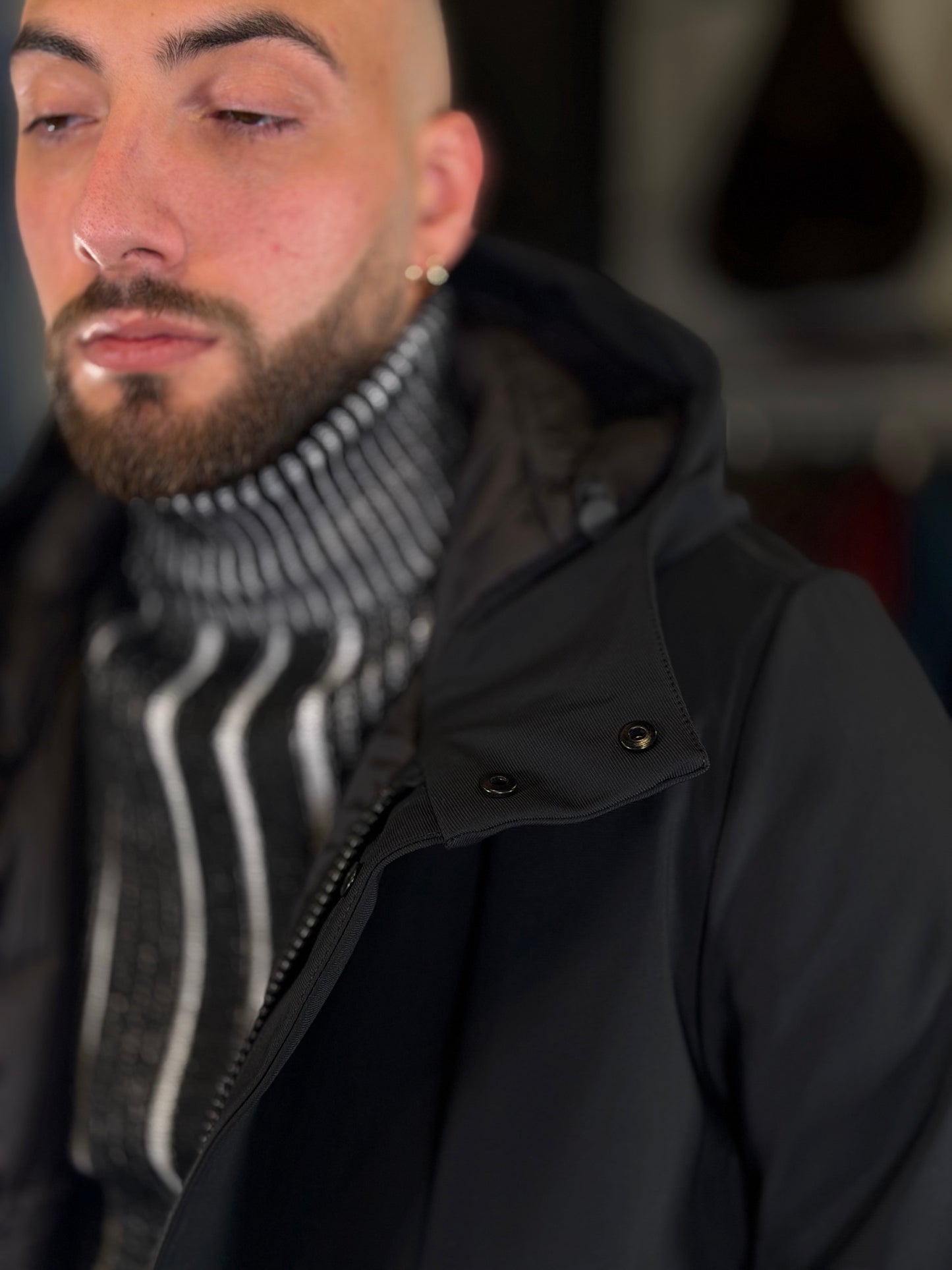 Piumino nero lungo con cappuccio 2486