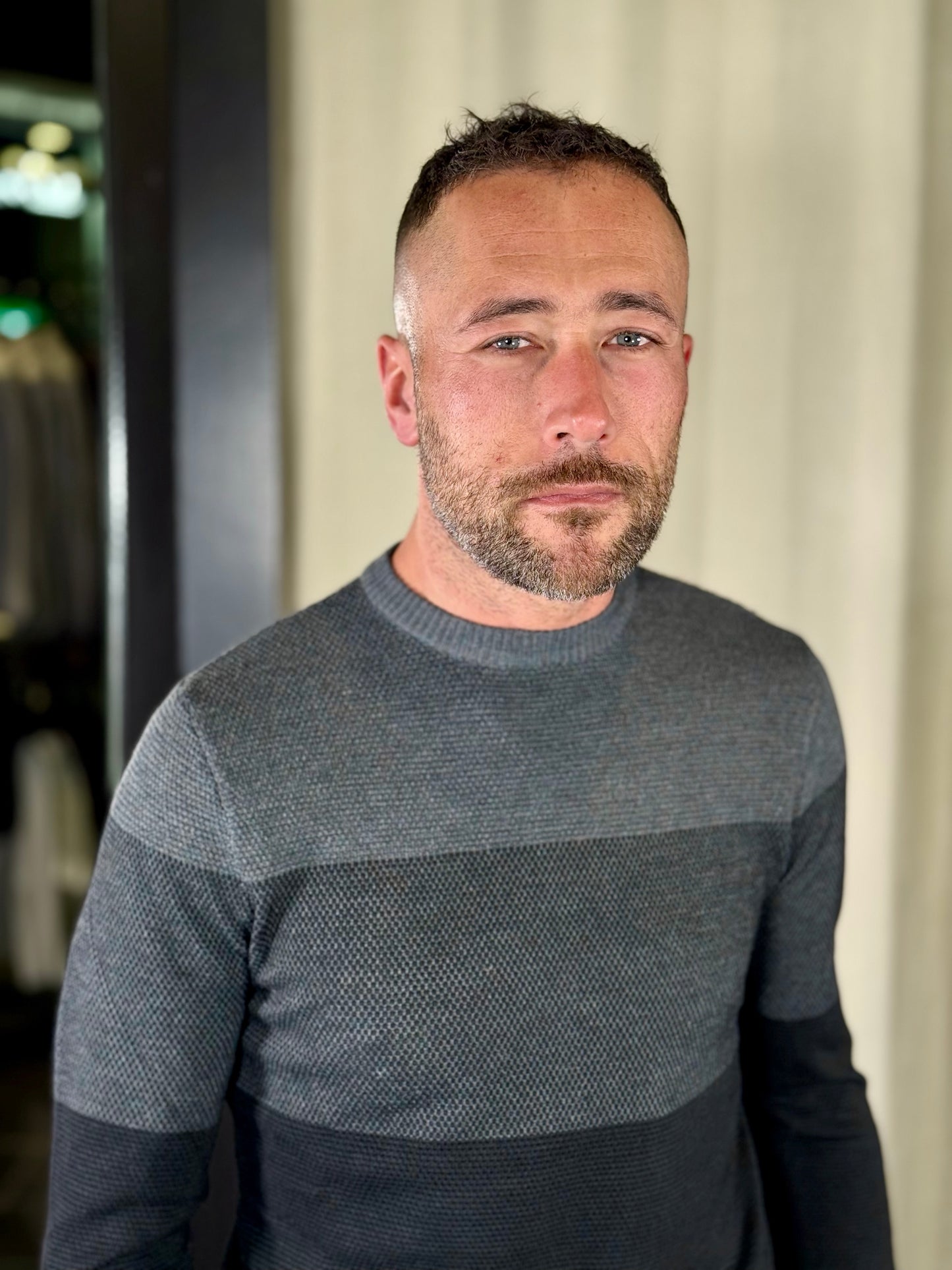 Maglioncino blockcolor grigio e nero 2289