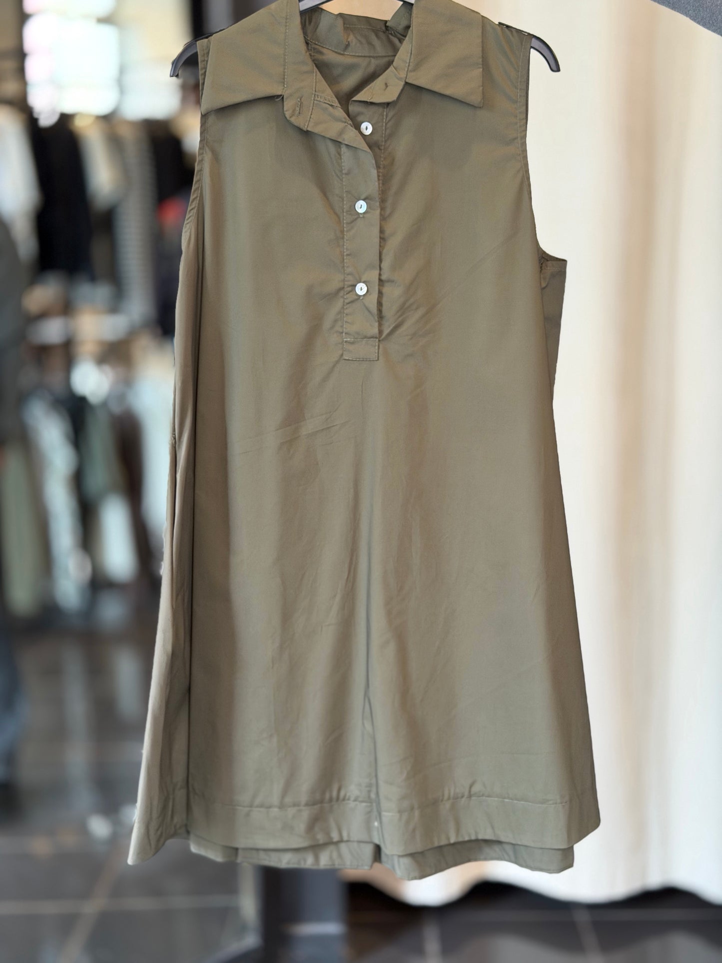 Abito a trapezio verde militare con bottoni in taglia unica 2511