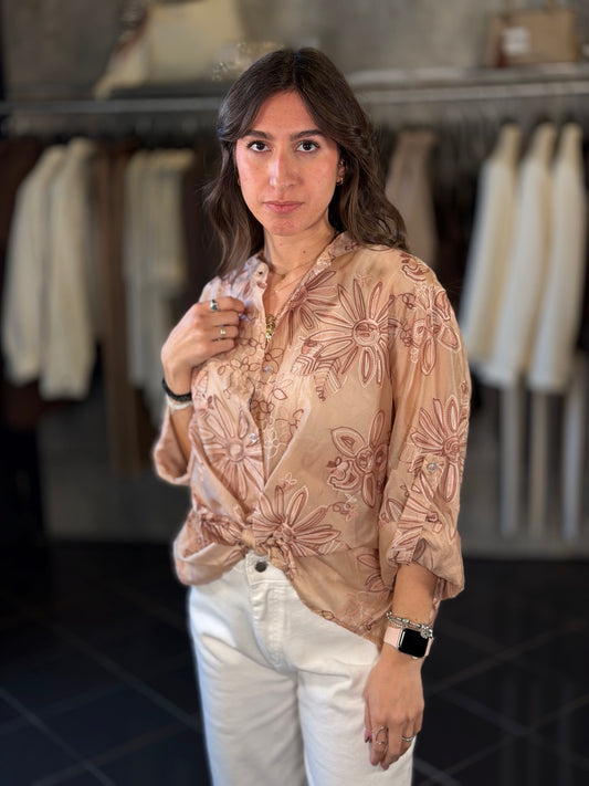 Camicia coreana rosa con fiore ricamato in taglia unica 2219
