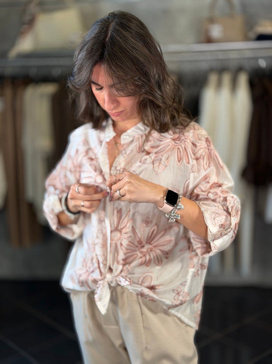 Camicia coreana beige e fiore rosa in taglia unica 2218