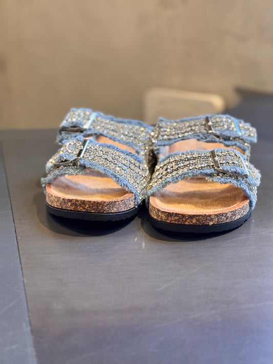 Ciabatta in denim con fibbie e brillantini 2911