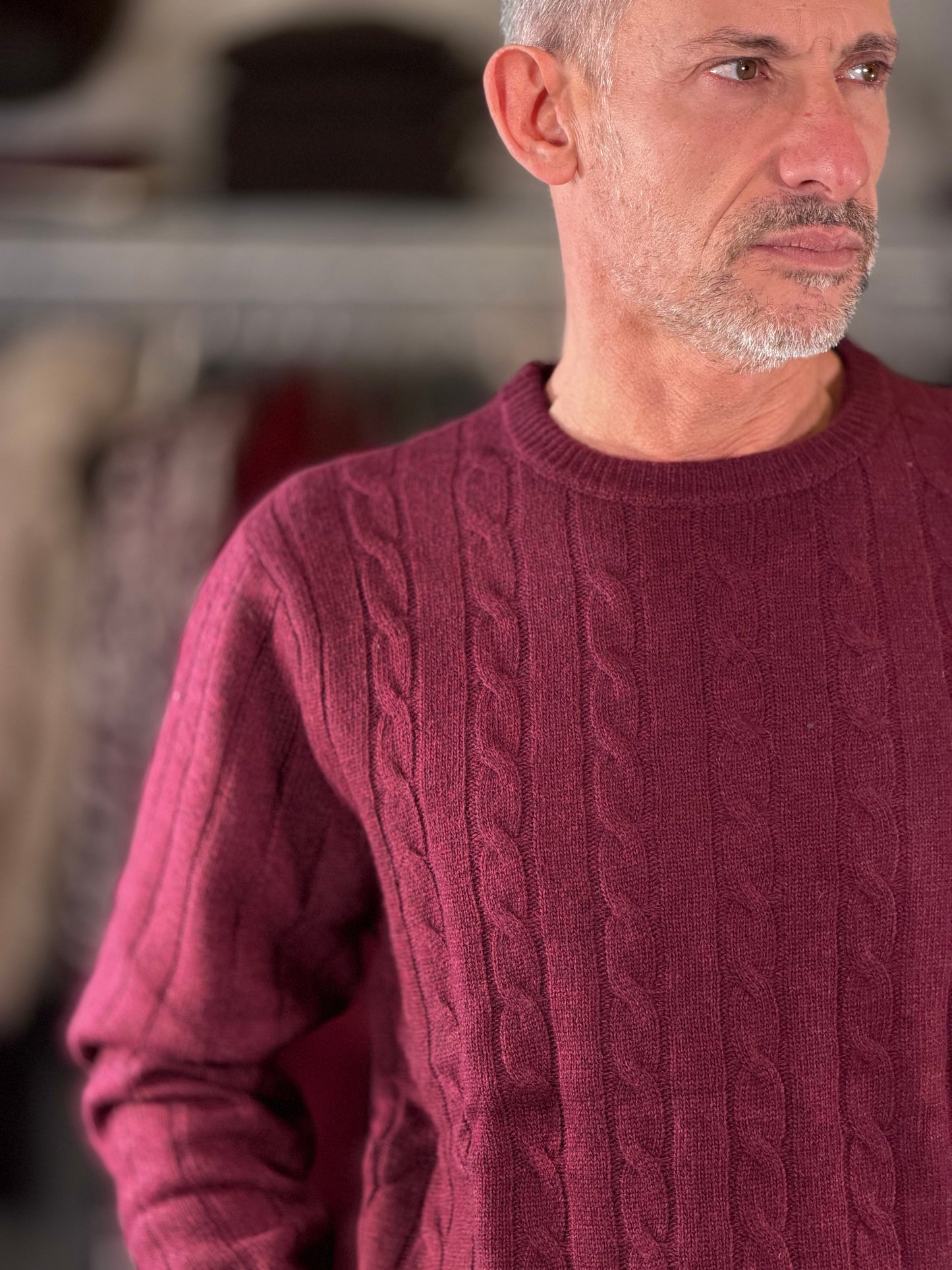 Maglione girocollo bordeaux con trecce 2602