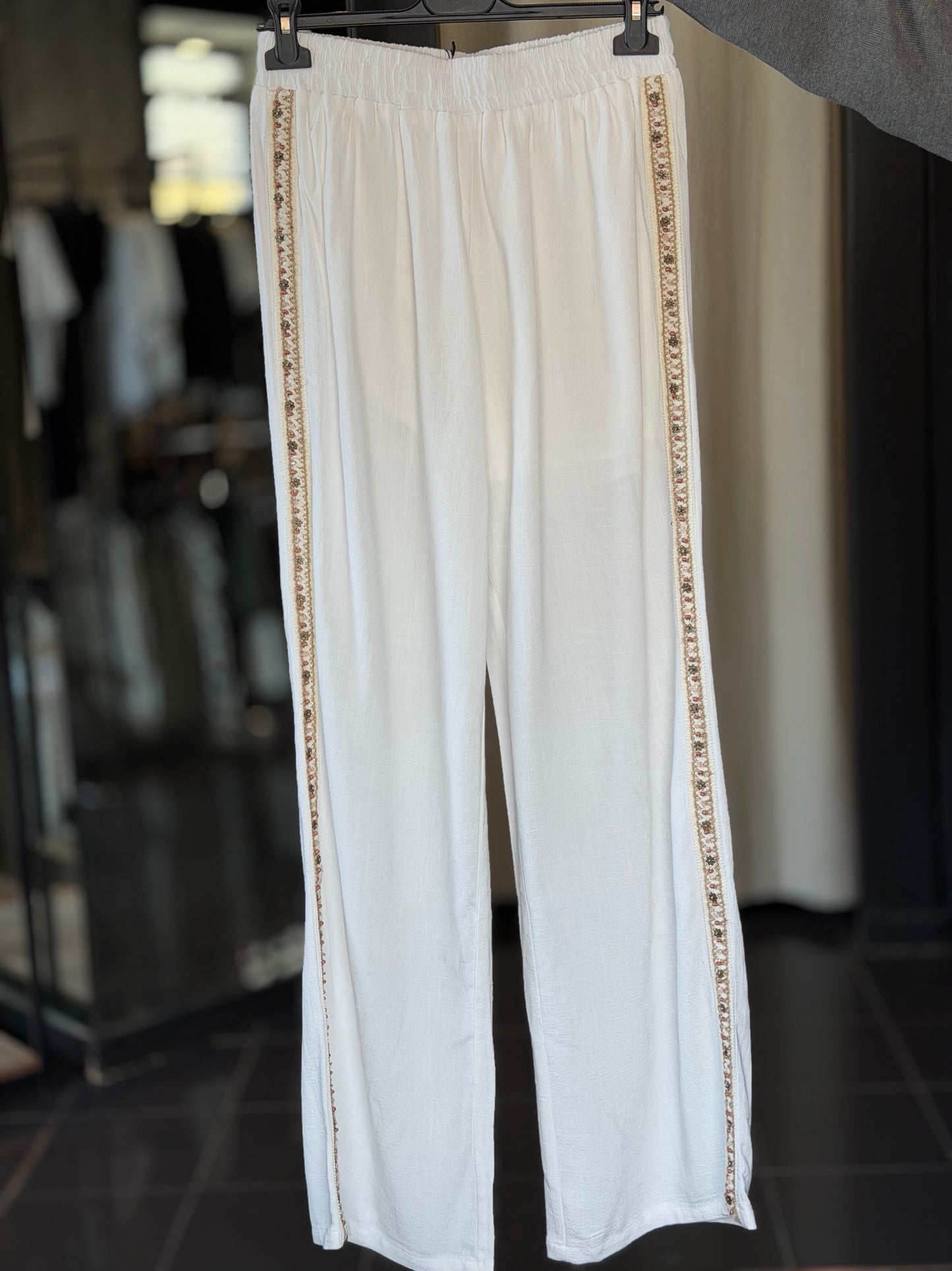 Pantalone a palazzo sabbia con ricami e perline  in taglia unica 2495