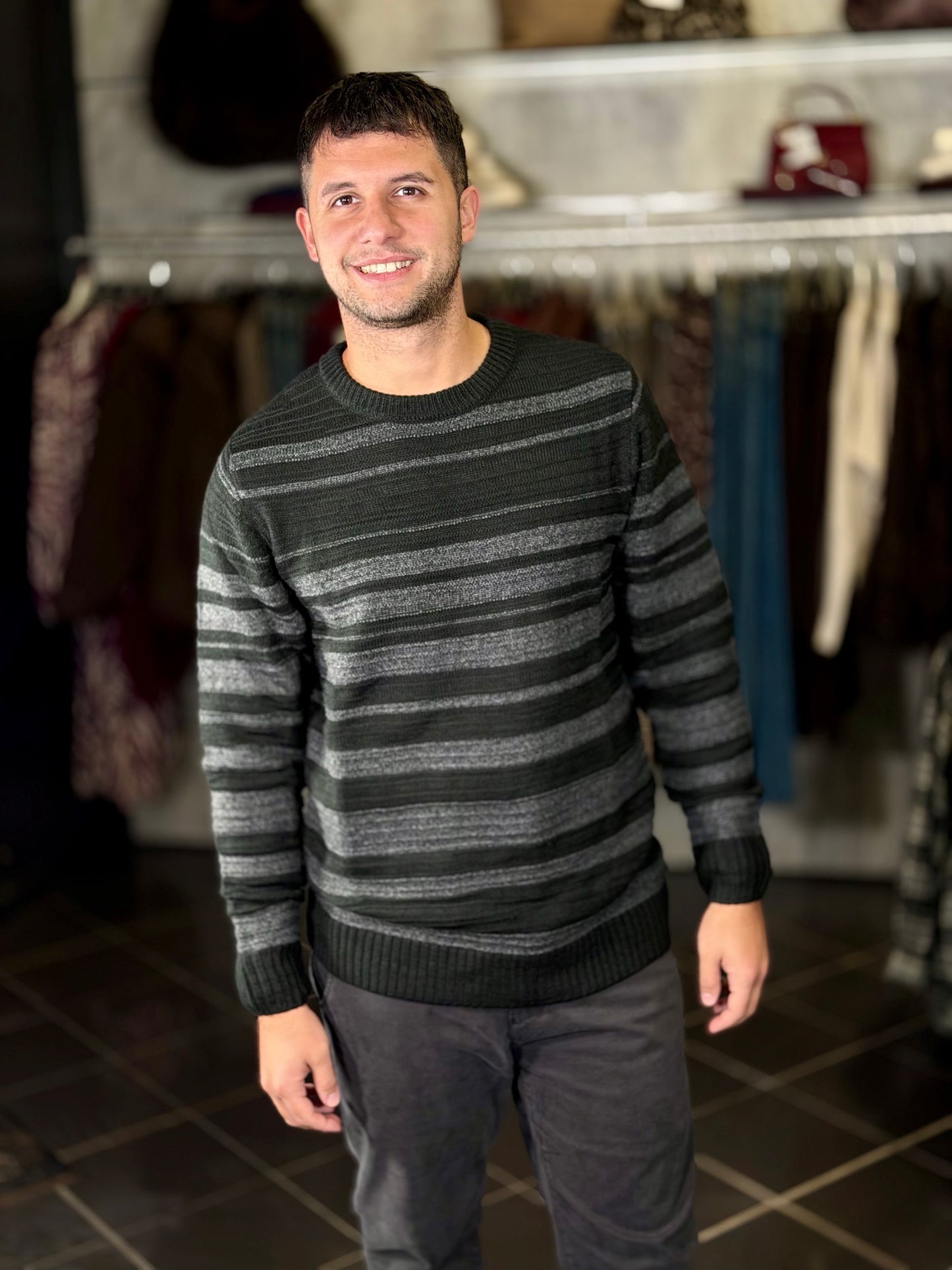 Maglione grigio con righe nere 2339