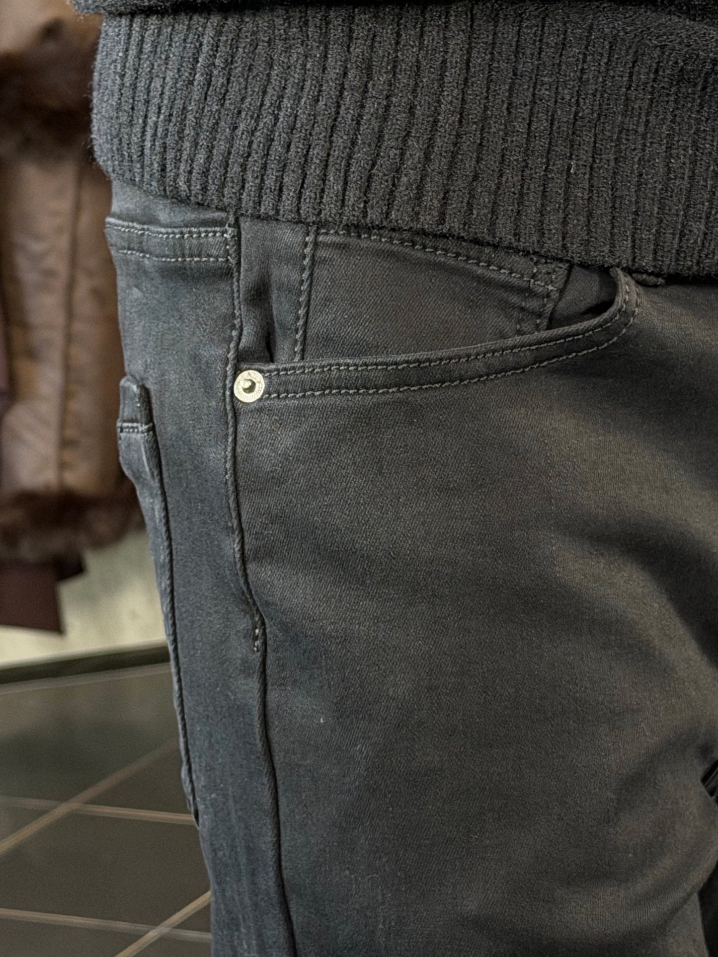 Jeans nero Slim 2575