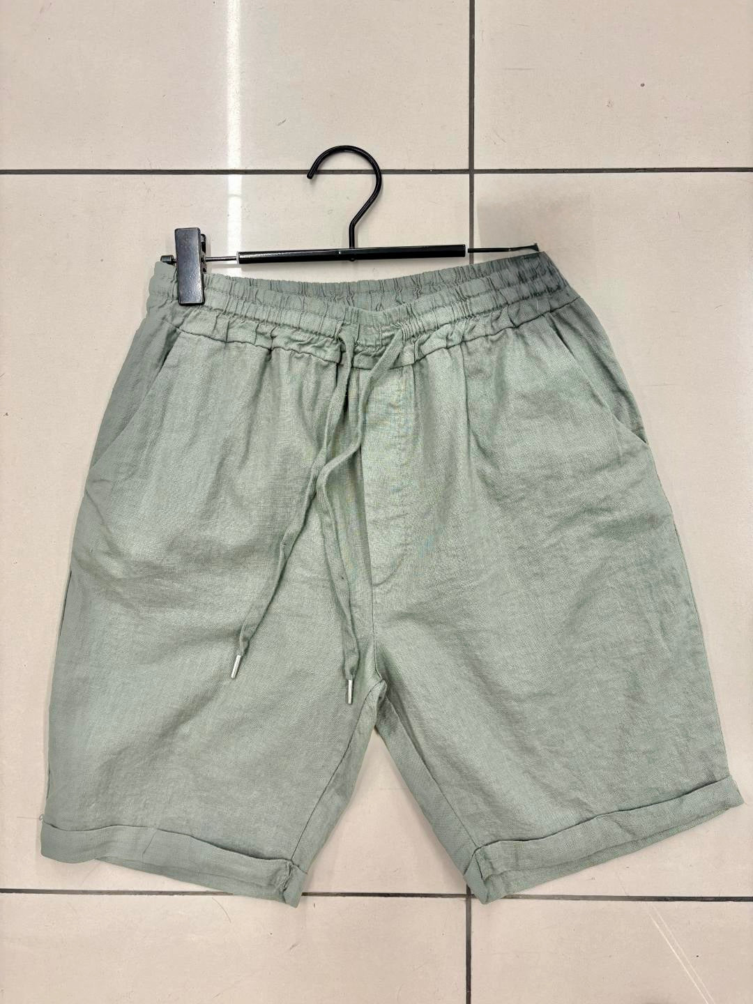 Bermuda in lino con coulisse verde militare 2430