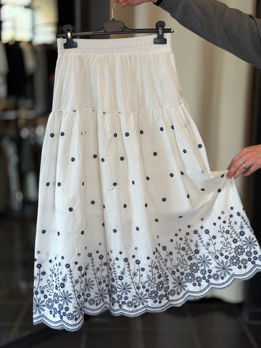 Gonna bianca midi con ricamo fiori blu in taglia unica 2508
