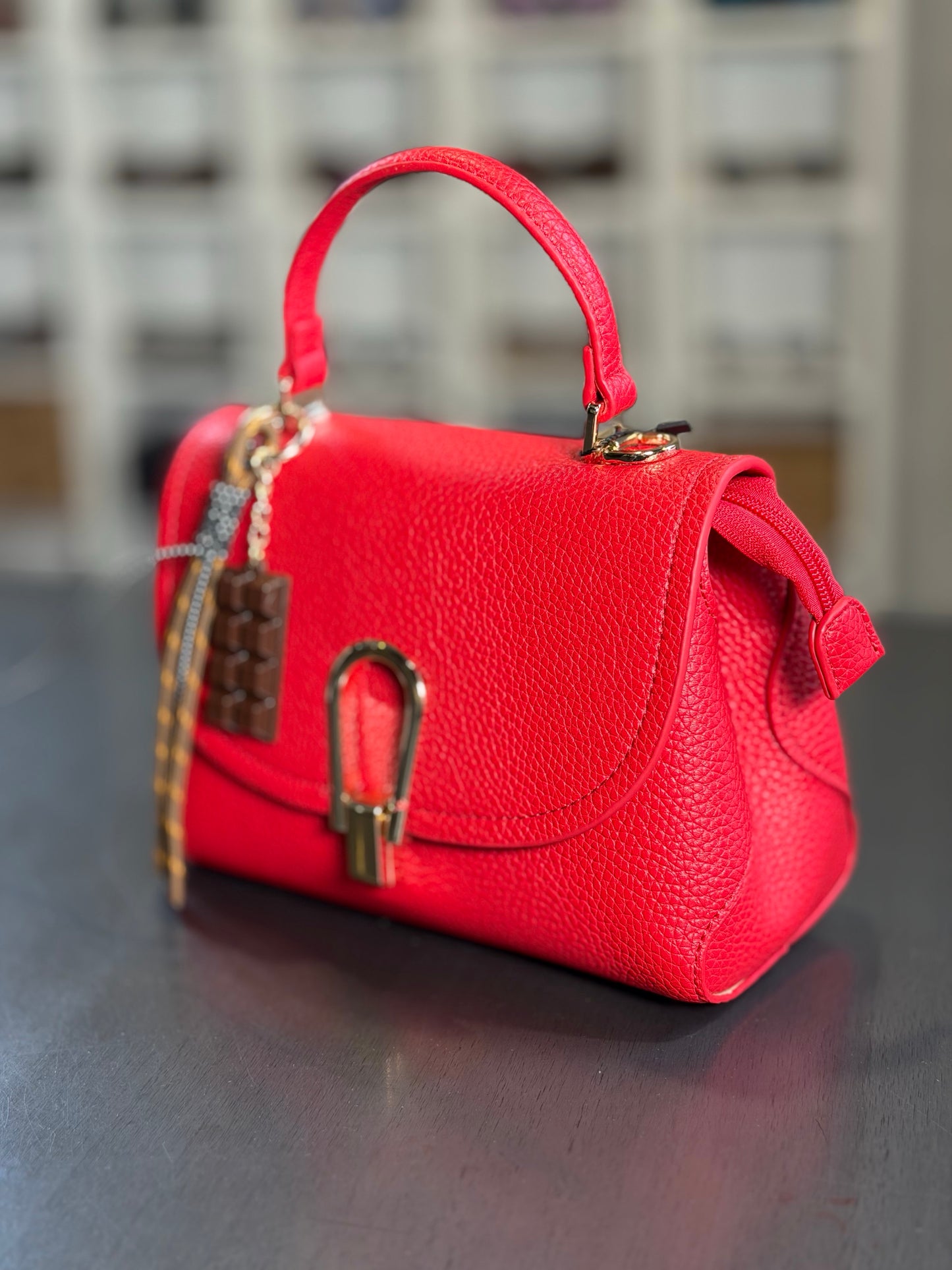 Mini bag rossa con tracolla all’interno 2066