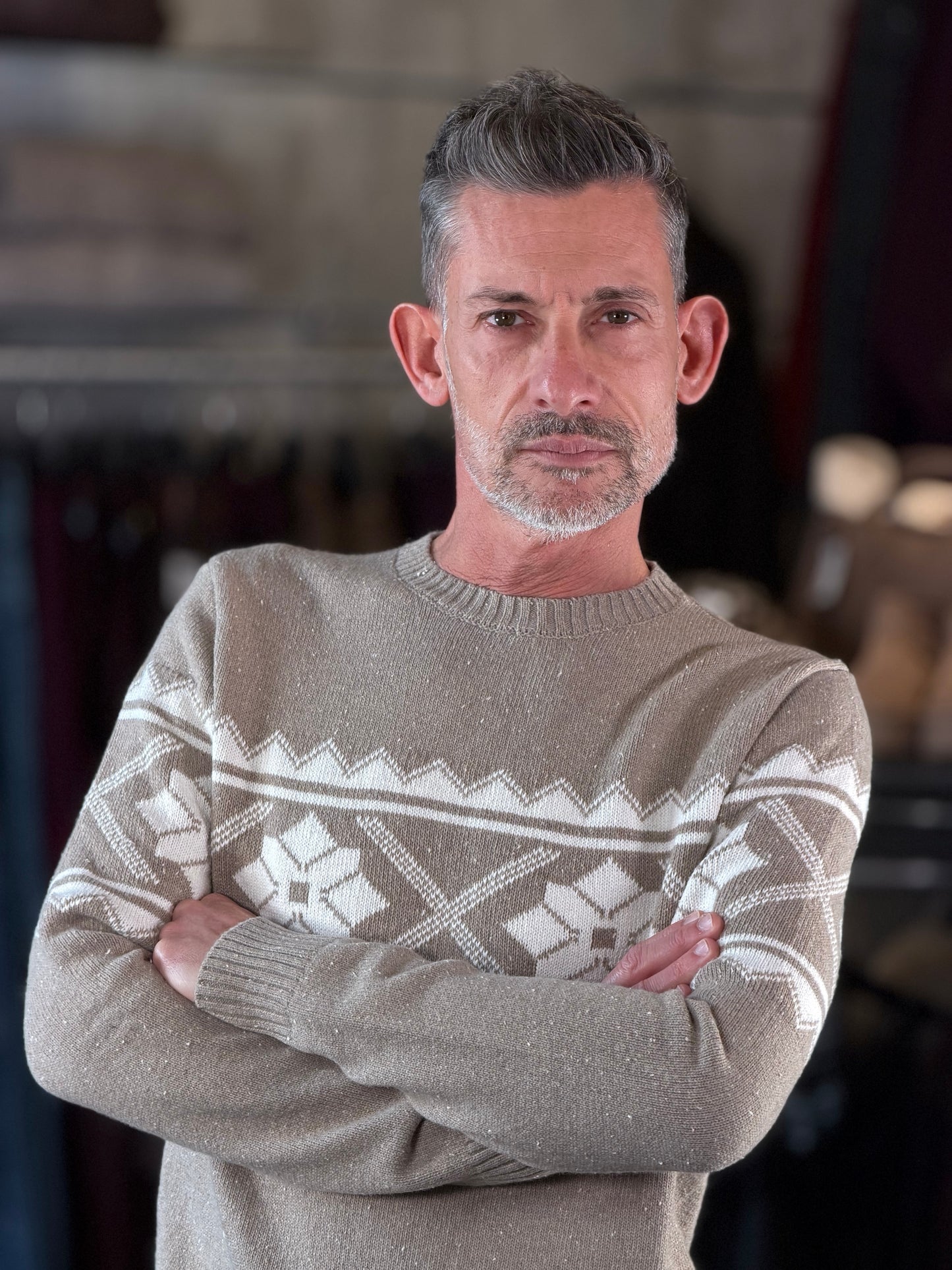 Maglione beige con greche bianche 2563