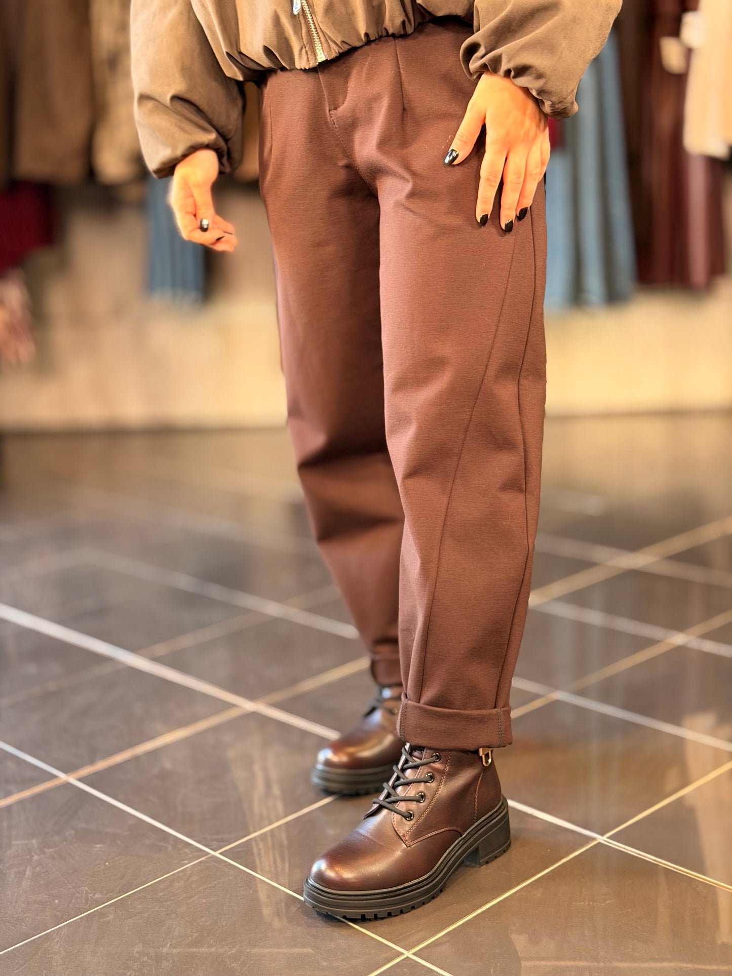 Pantalone Slim marrone con cintura 2403