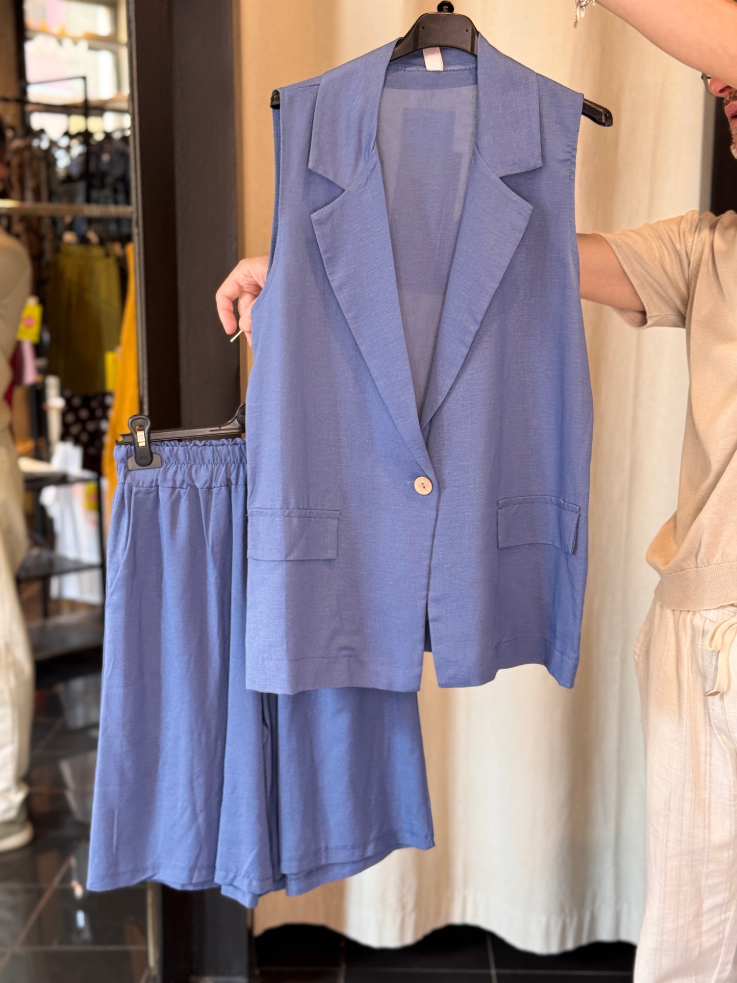Completo (gilet doppiopetto + bermuda) blu jeans in taglia unica 2923