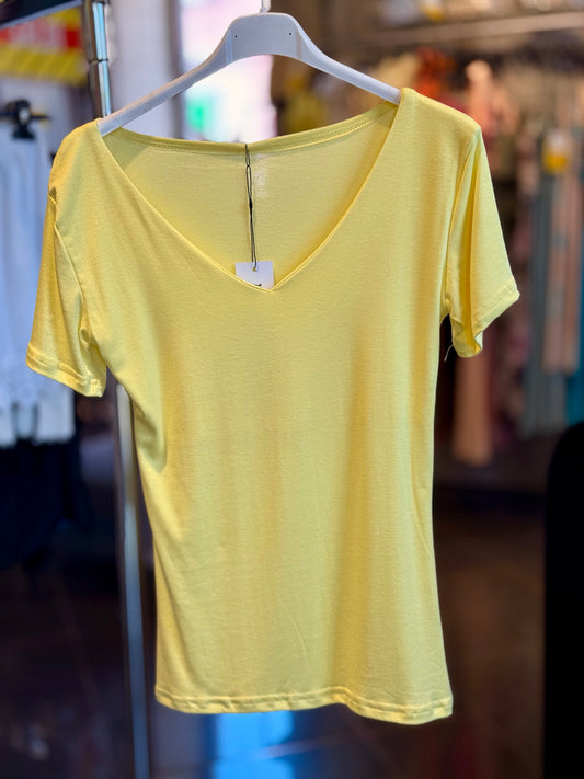 T-shirt skinny gialla scollo a V in taglia unica
