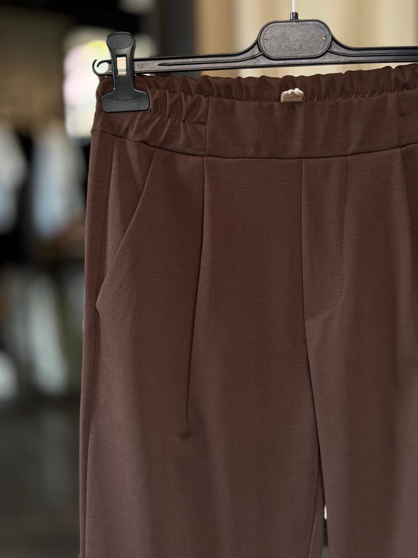Pantalone marrone Slim con elastico in vita 2535