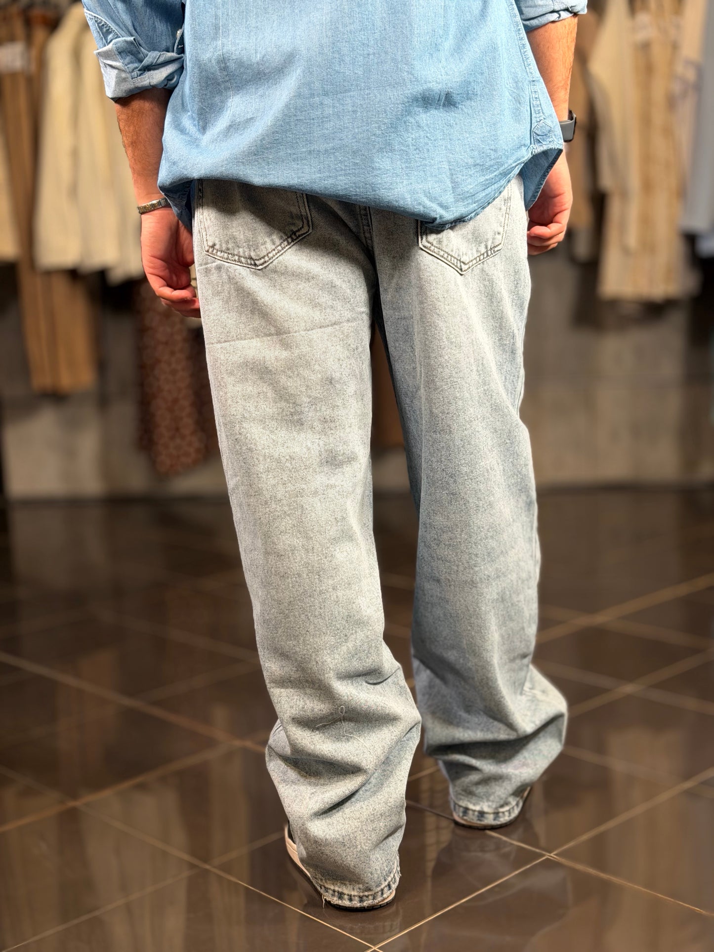 Jeans slavato chiaro baggy 2089