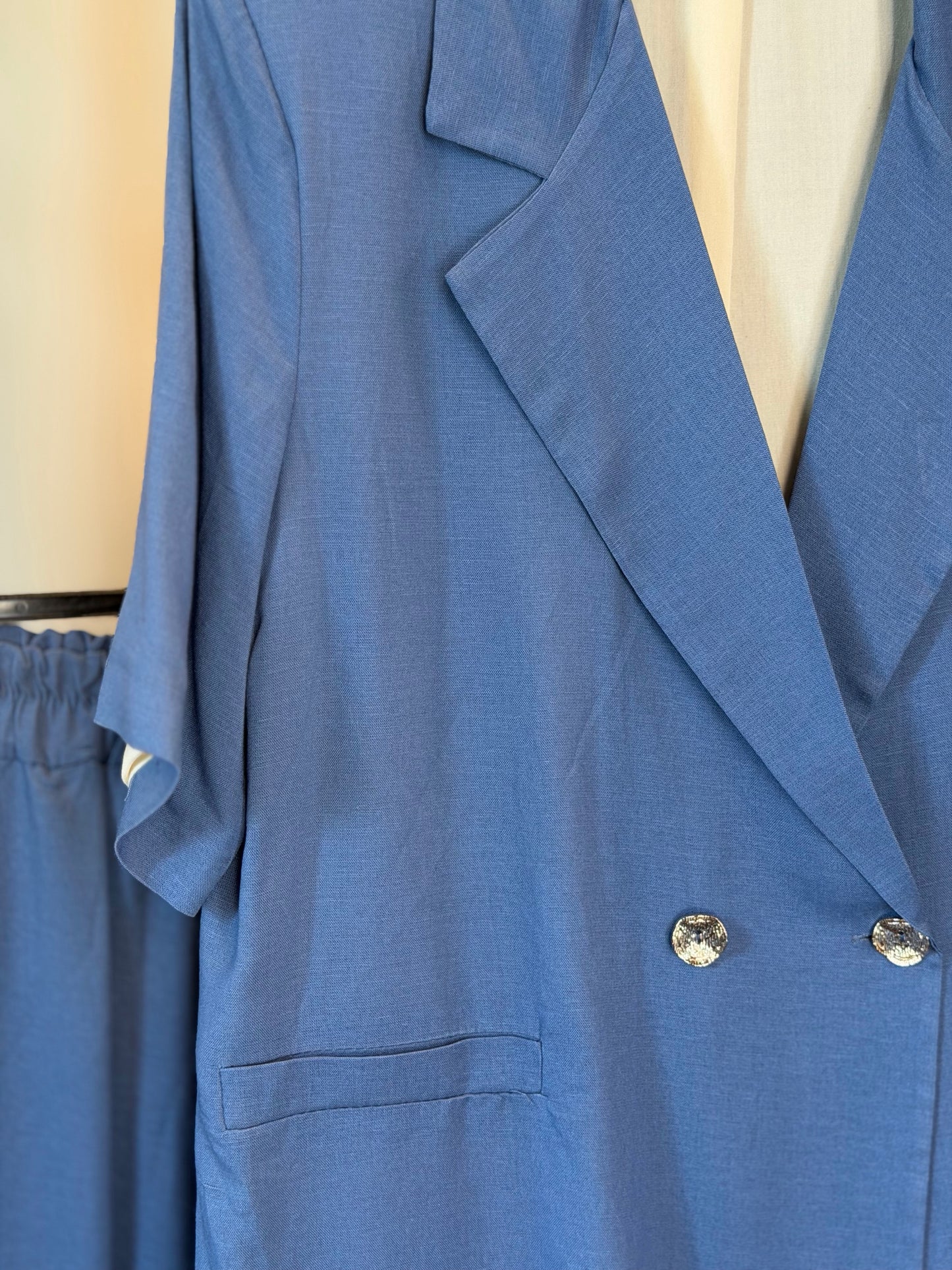 Completo (giacca + pantalone) azzurro in taglia unica 2898