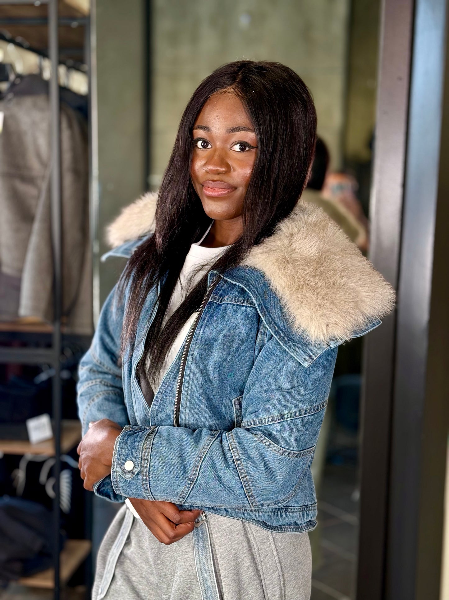 Giubbino in jeans con all’interno ecopelliccia rimovibile in taglia unica 2040