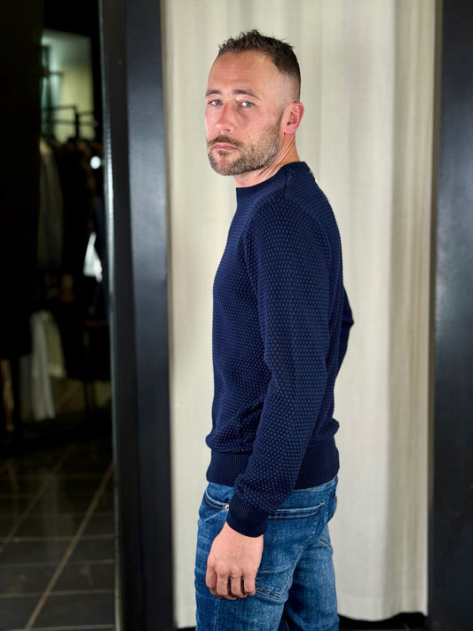 Maglioncino girocollo con pois in tono su tono blu 2353