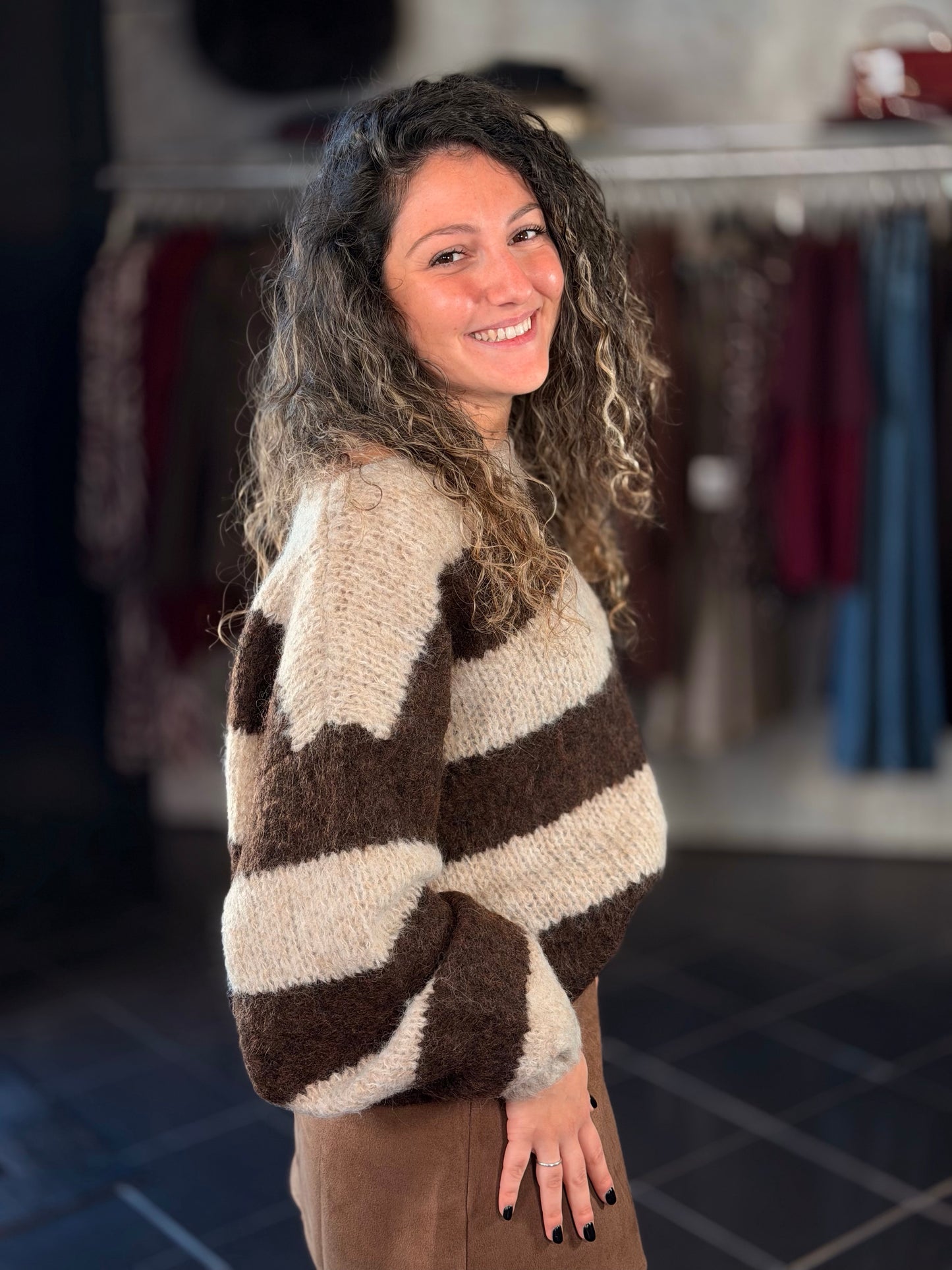 Maglioncino oversize crop a righe marrone in taglia unica 2451