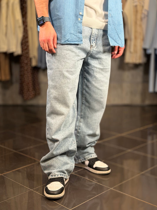 Jeans slavato chiaro baggy 2089
