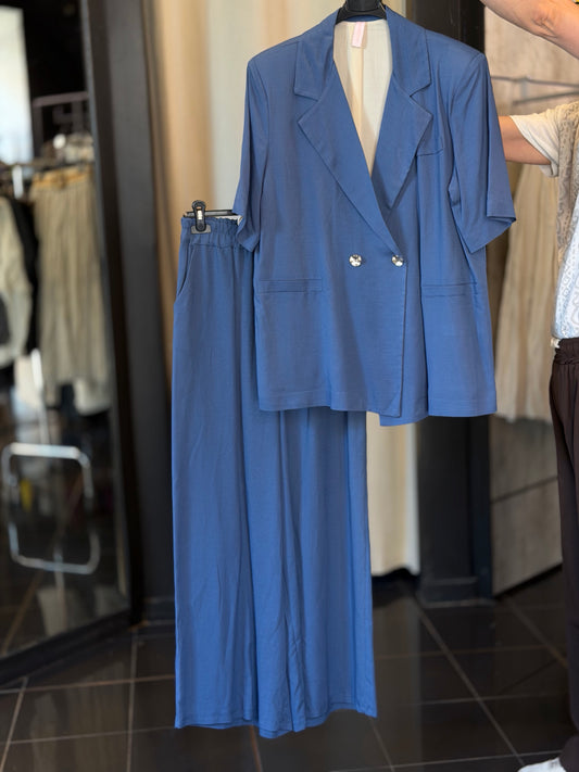 Completo (giacca + pantalone) azzurro in taglia unica 2898