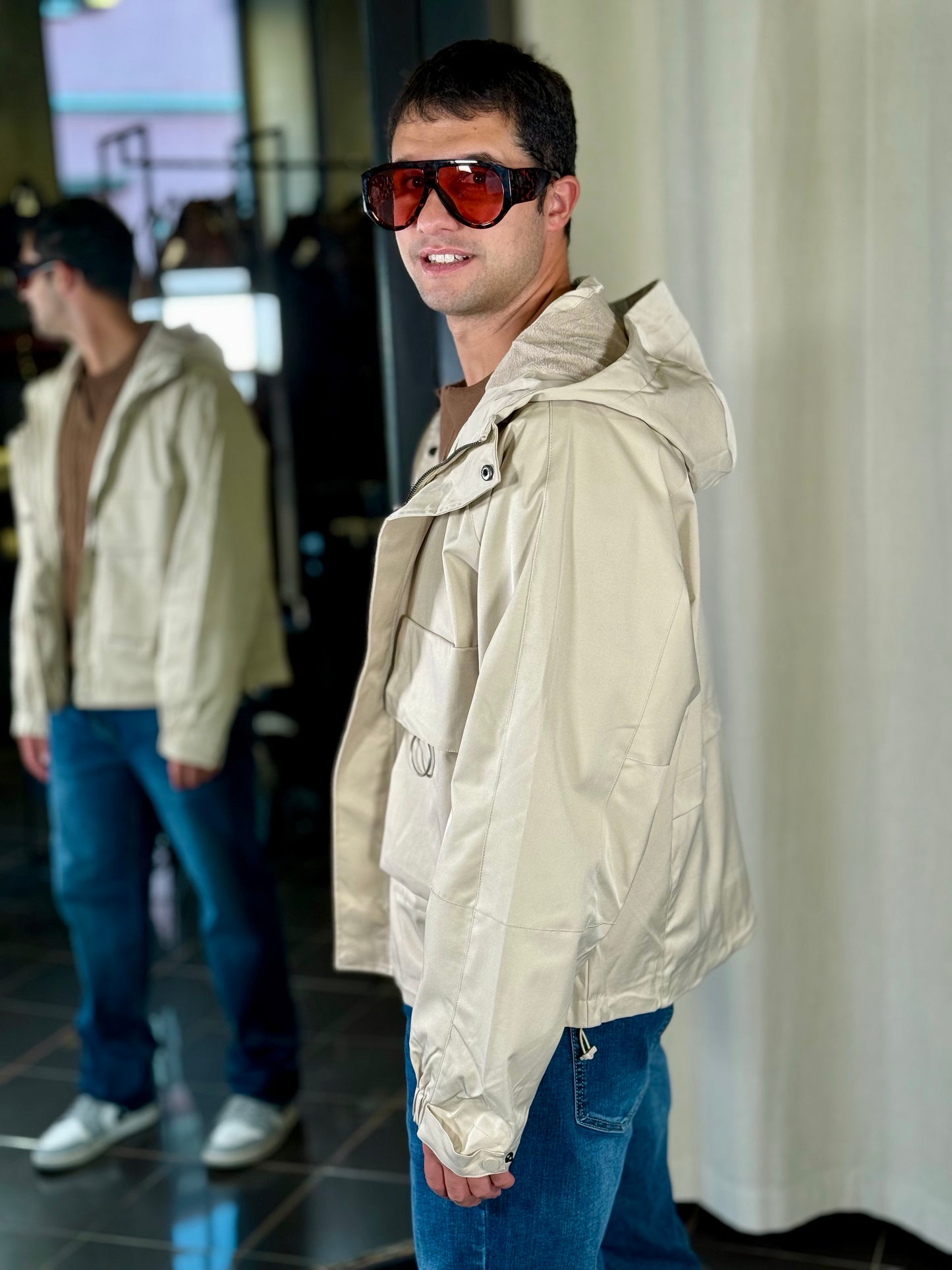 Giubbino in nylon oversize sabbia con tasche applicate 2107