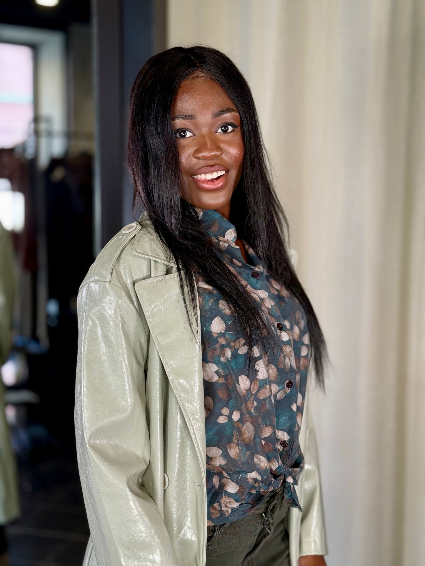 Trench lungo oversize in vinile verde in taglia unica 2064