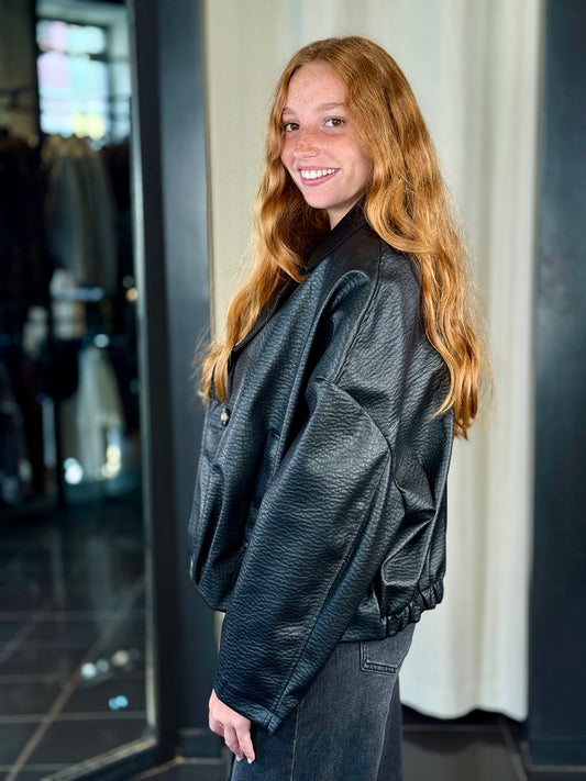 Giubbino in similpelle nero oversize con doppiopetto 2031