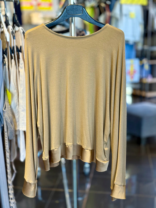 Maglia manica lunga oversize cammello in taglia unica
